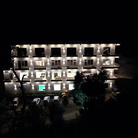 Hotel Candle Wood Chamba  Exterior photo